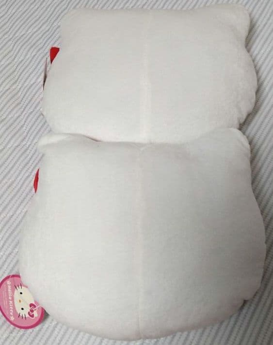 【値下げ不可】新品　ハローキティ　クッション ぬいぐるみ　リンゴ　平成レトロ