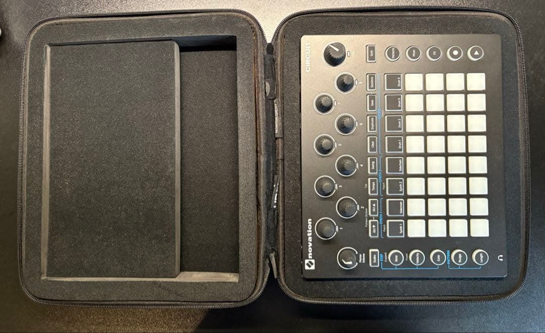 Novation Circuit + 専用UDGケース