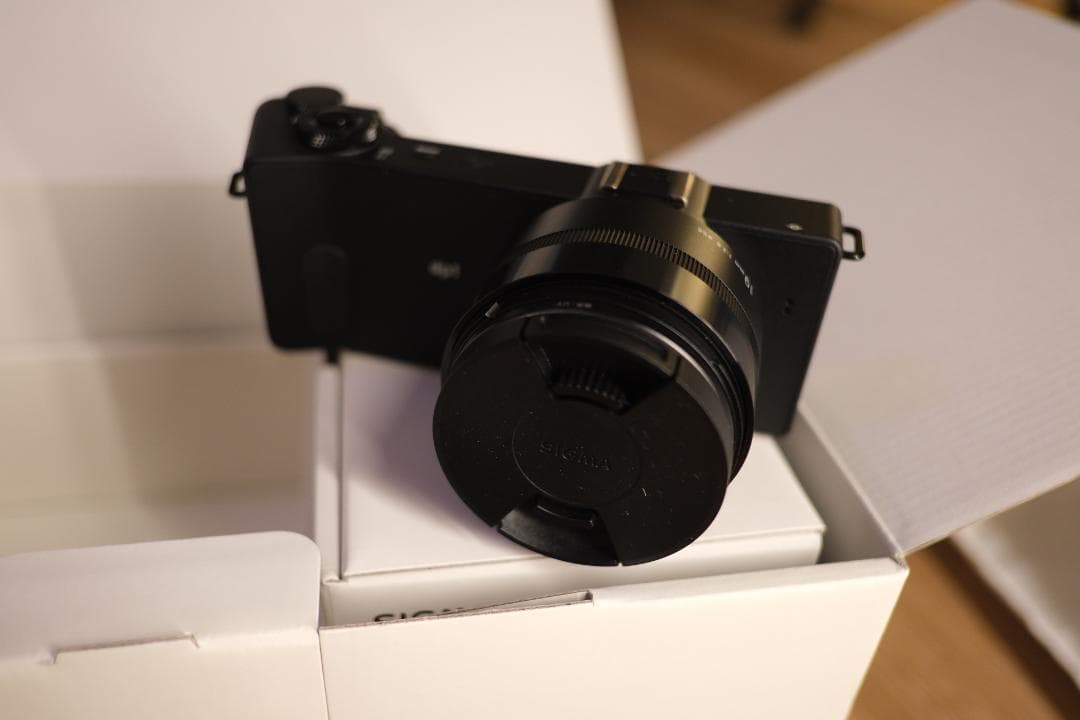 SIGMA dp1 Quattro + 純正アクセ フード/ケース/ファインダー