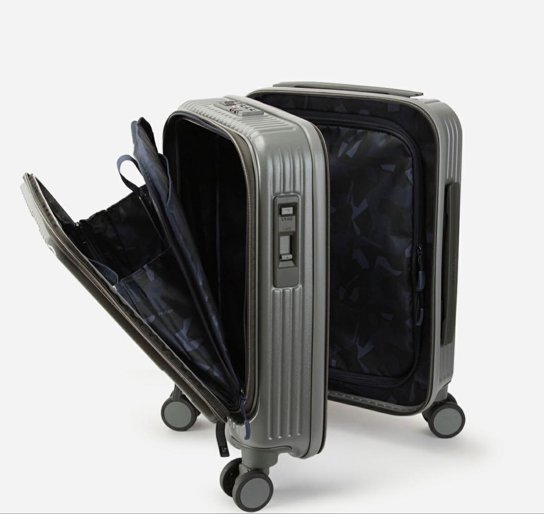 人気色　イノベーター キャリーバック　スーツケース 21L 機内持込OK