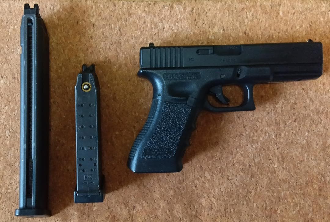 グロック17 　50連ロングマガジン 付き