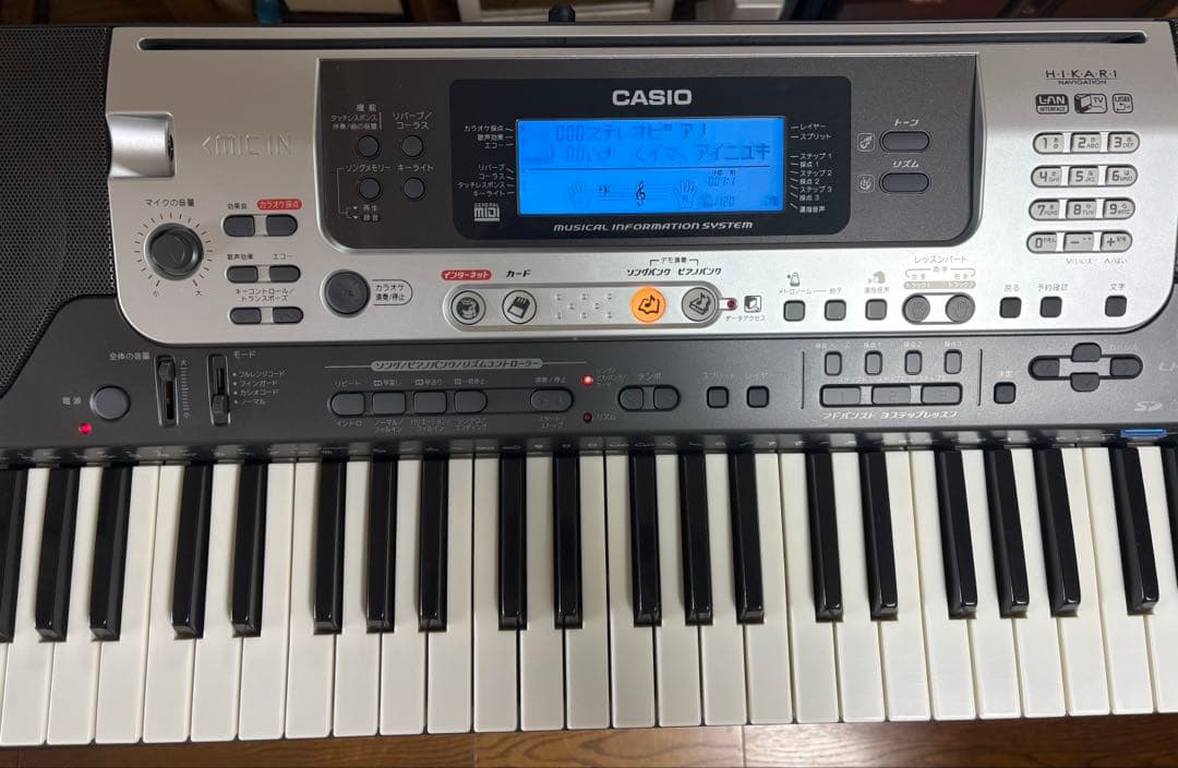 CASIO LK301BB 光ナビゲーション 電子キーボード 純正スタンド付