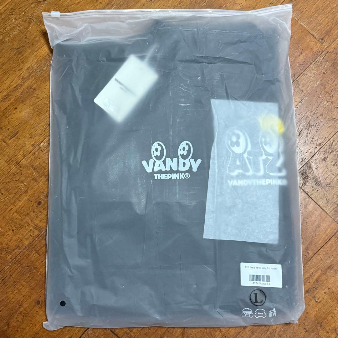 韓国限定 ATEEZ VANDYTHEPINK Lemon Drop パーカー