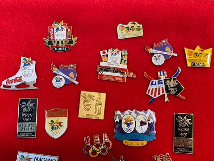 コカコーラ　五輪ピンバッジ　33個セット