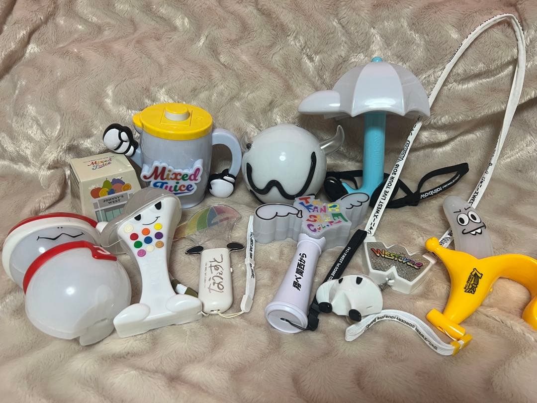 WEST. ジャニーズWEST グッズ