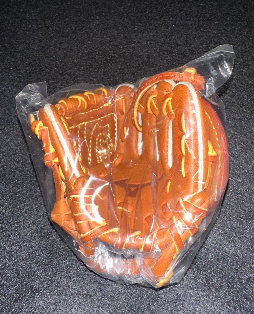 読売ジャイアンツ　田中将大　日米通算200勝達成記念　ミニチュアグラブ