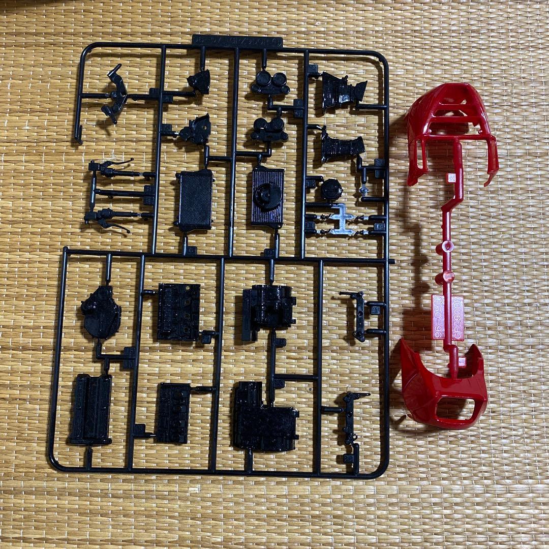 Kawasaki GPZ900R プラモデル 1/12 国内仕様 作りかけの中古