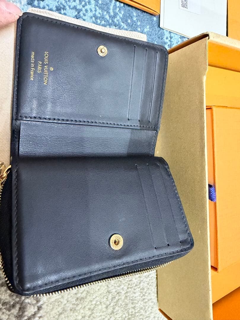 LOUIS VUITTON ポルトフォイユ・ルー