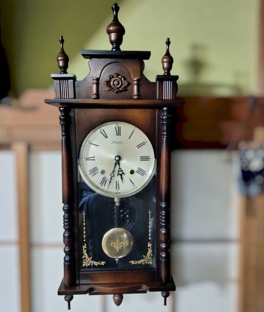 レトロ 昭和の木製掛時計 ダークブラウン 約74cm