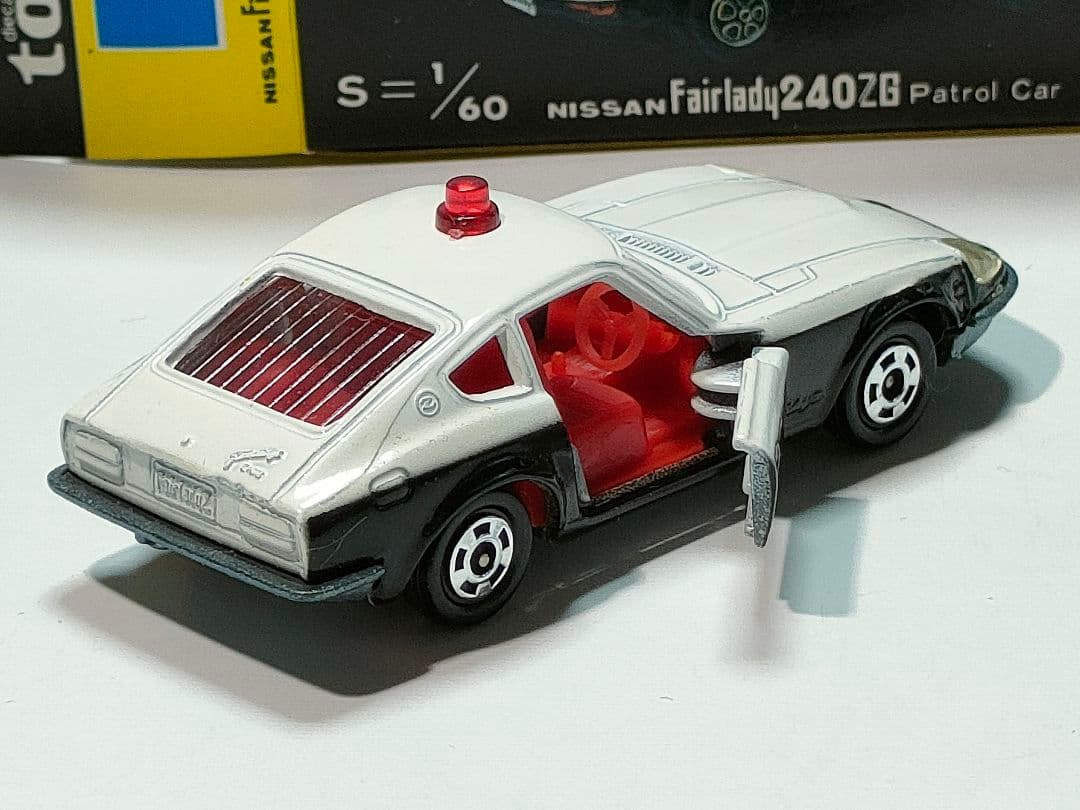 黒箱トミカ 44　日産フェアレディ240ZGパトカー　美品　日本製　デッド