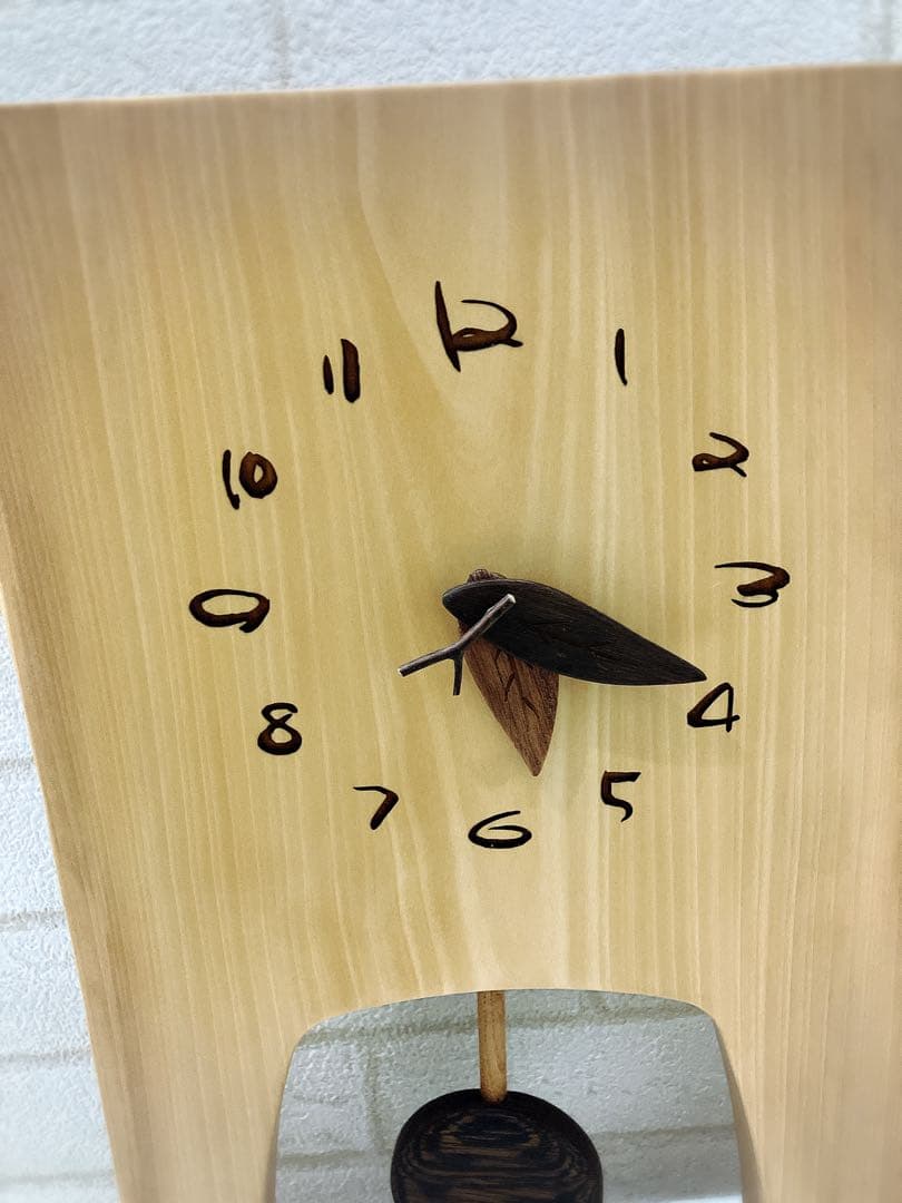 【無垢の天然木】一枚板振り子時計　掛け時計 手作り 無垢 天然木 とち 栃
