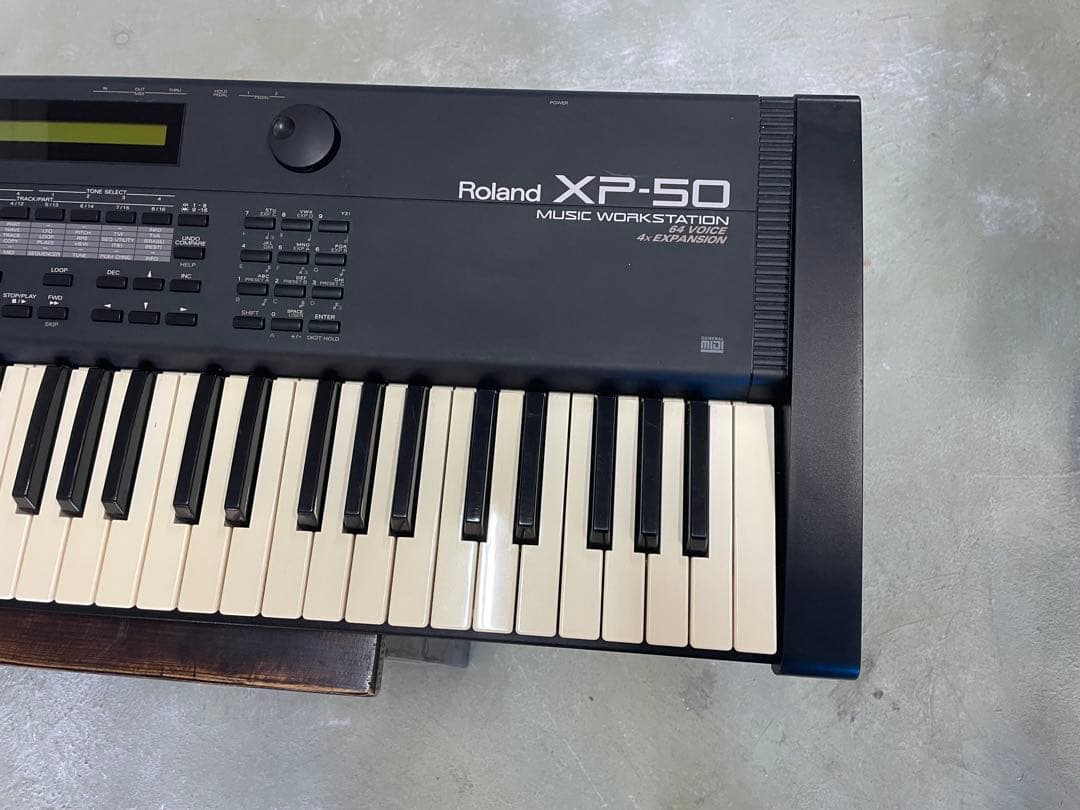 Roland XP-50 シンセサイザー