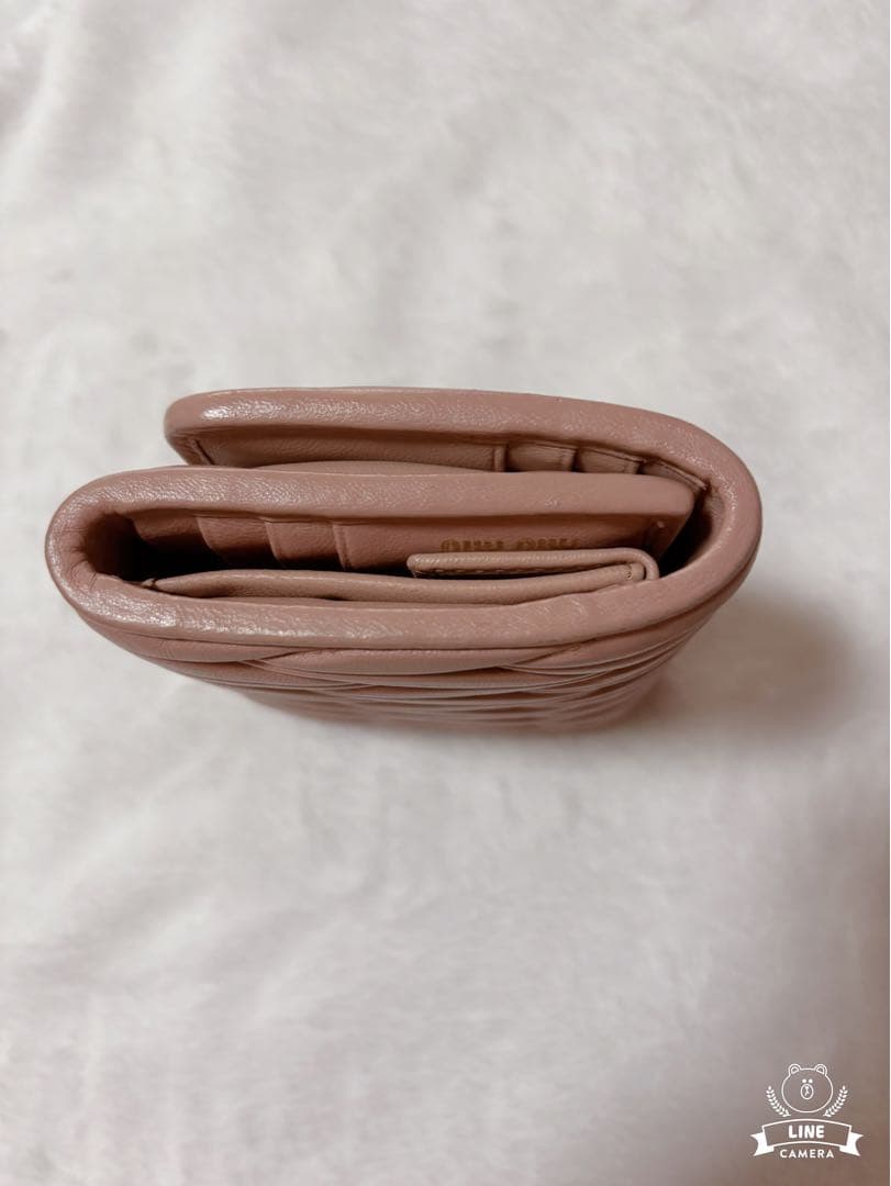 miumiu マテラッセ 三つ折財布 ピンク