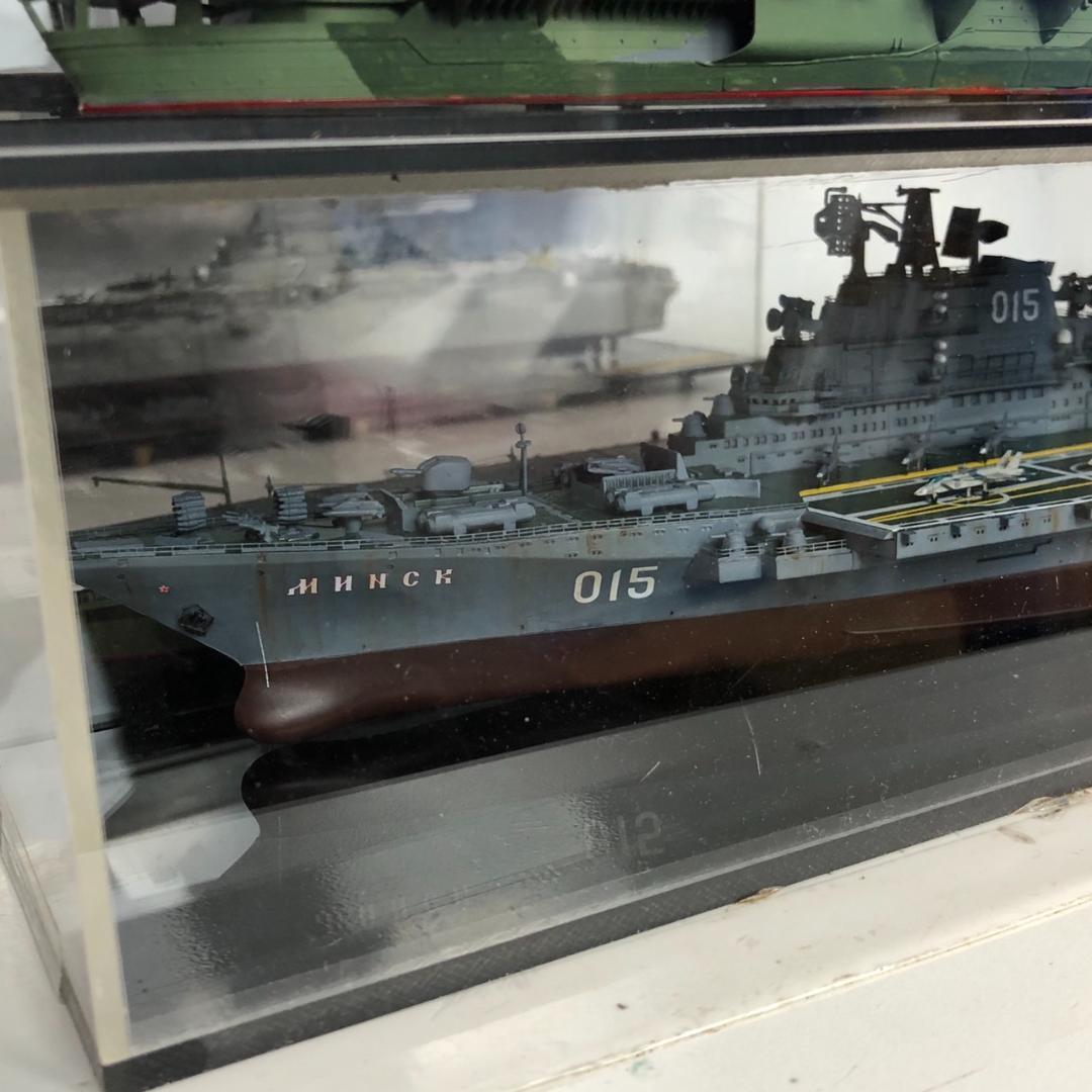 艦船模型セット 空母 アクリルケース付 空母 プラモデル 完成品