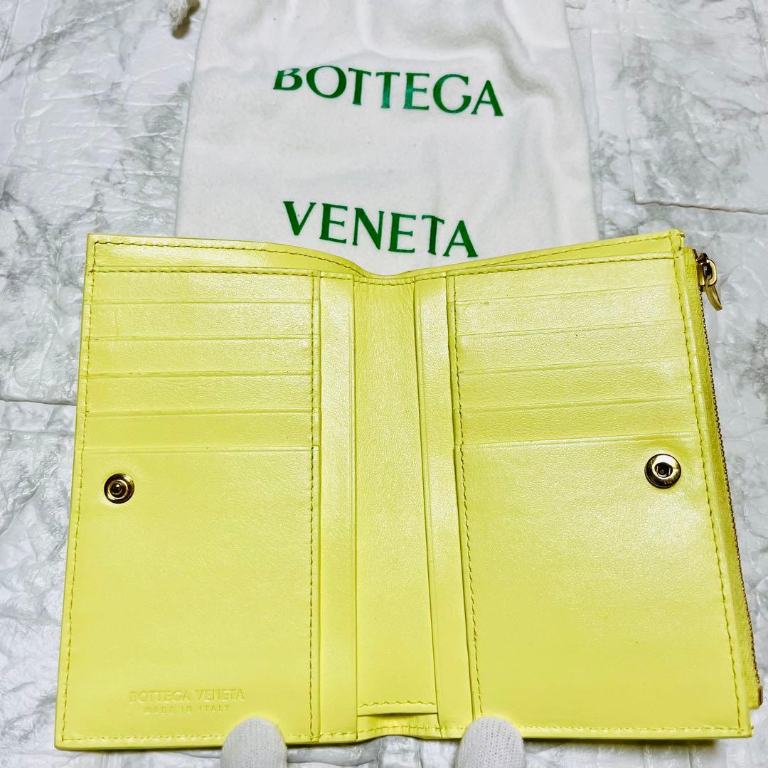 美品【BOTTEGA VENETA】イントレ 二つ折ウォレット クリームイエロー