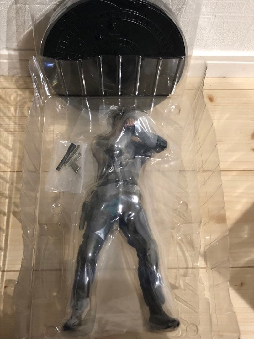 RE2 レオンS ケネディ コレクターズエディション バイオハザード フィギュア