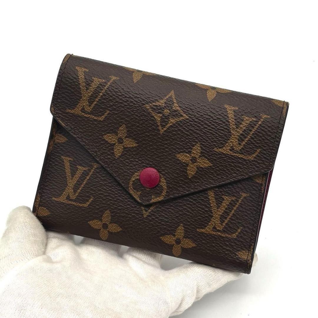 ルイヴィトン モノグラム ポルトフォイユ ヴィクトリーヌ フューシャ 三つ折り