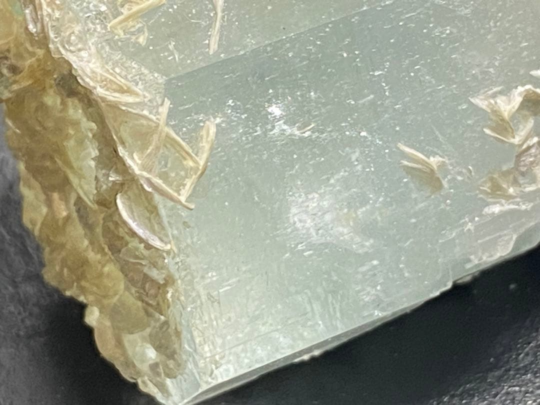 アクアマリン　結晶　マイカ　雲母　72g