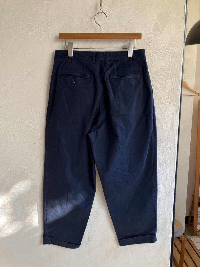 美品 BEAMS PLUS 2プリーツチノ チノパン ネイビー M