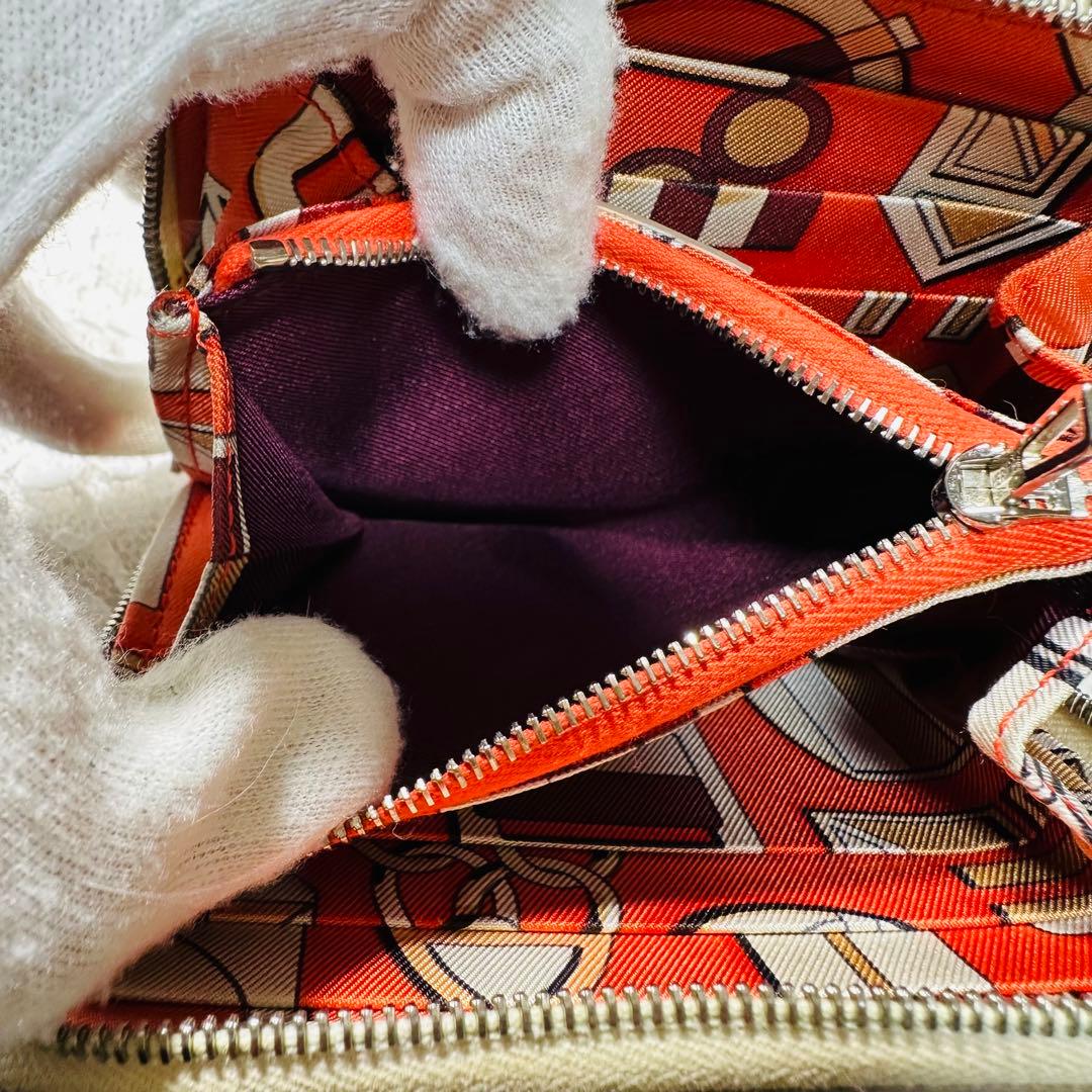 エルメス　アザップ　 シルクインコンパクト　ホワイトケース