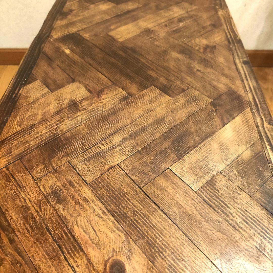 ✨オールド感たっぷりのヘリンボーン柄ローテーブル✨