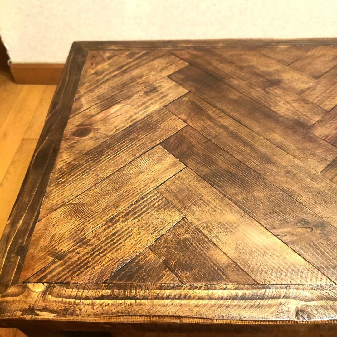 ✨オールド感たっぷりのヘリンボーン柄ローテーブル✨