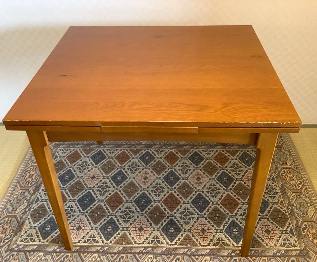 ハビタ　ダイニング　テーブル　HABITAT DINING TABLE