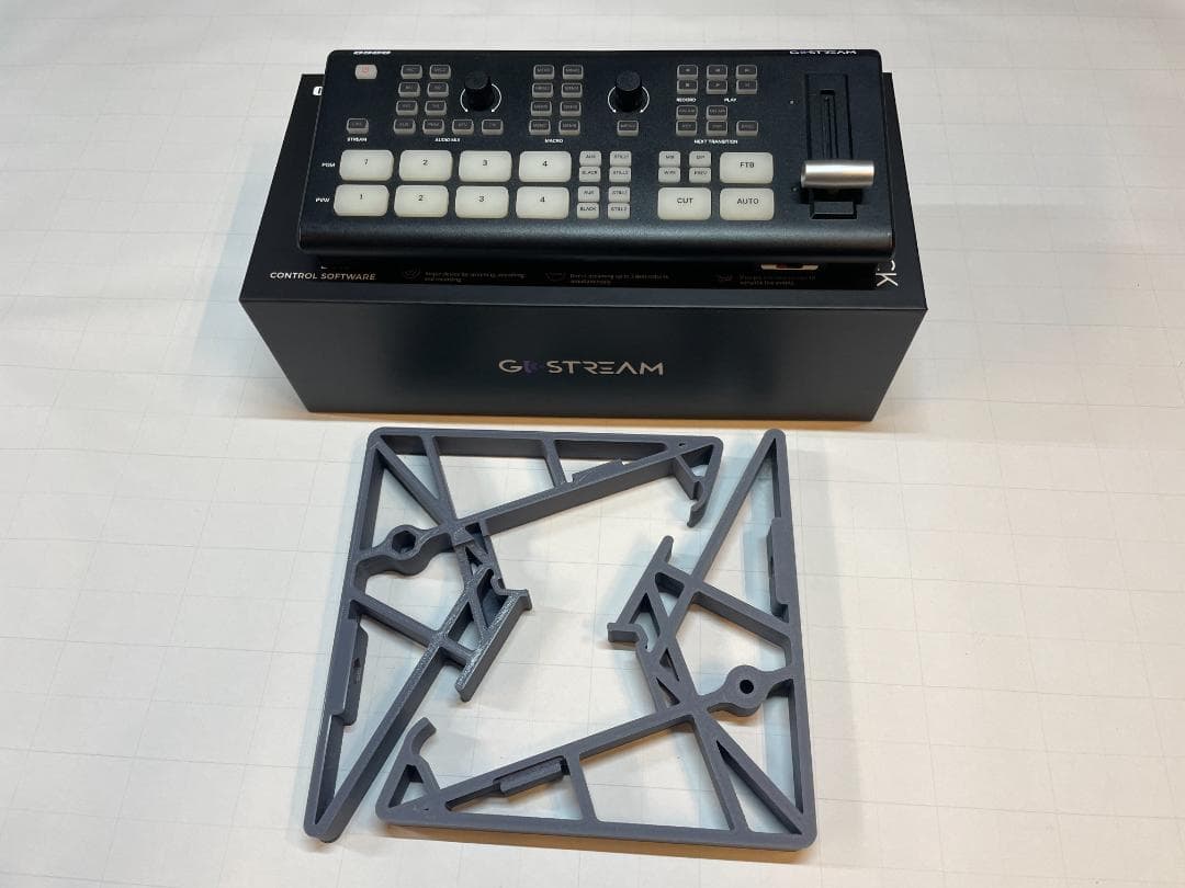 Osee GoStreamDeck NDIライセンス・モニタースタンド付き