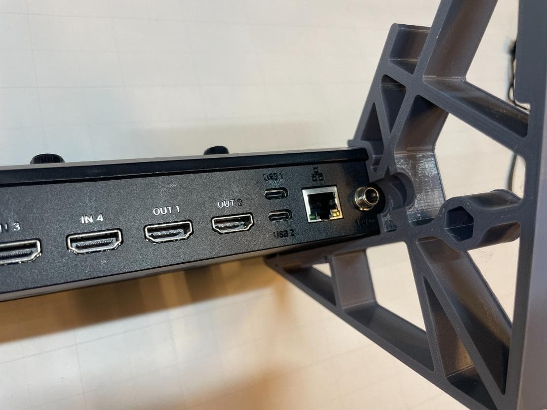 Osee GoStreamDeck NDIライセンス・モニタースタンド付き