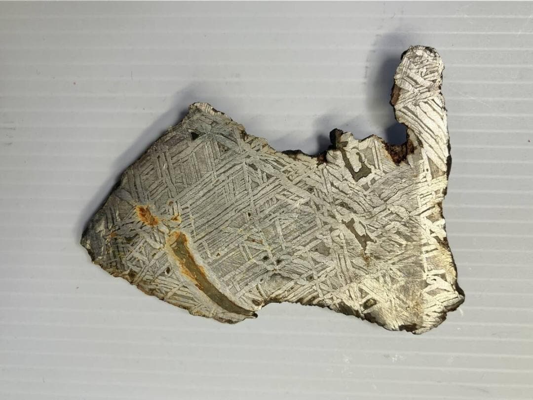 ※超レア アルタイ隕石 本物 126.1g 鉄隕石 原石 断片 破片 宇宙パワー