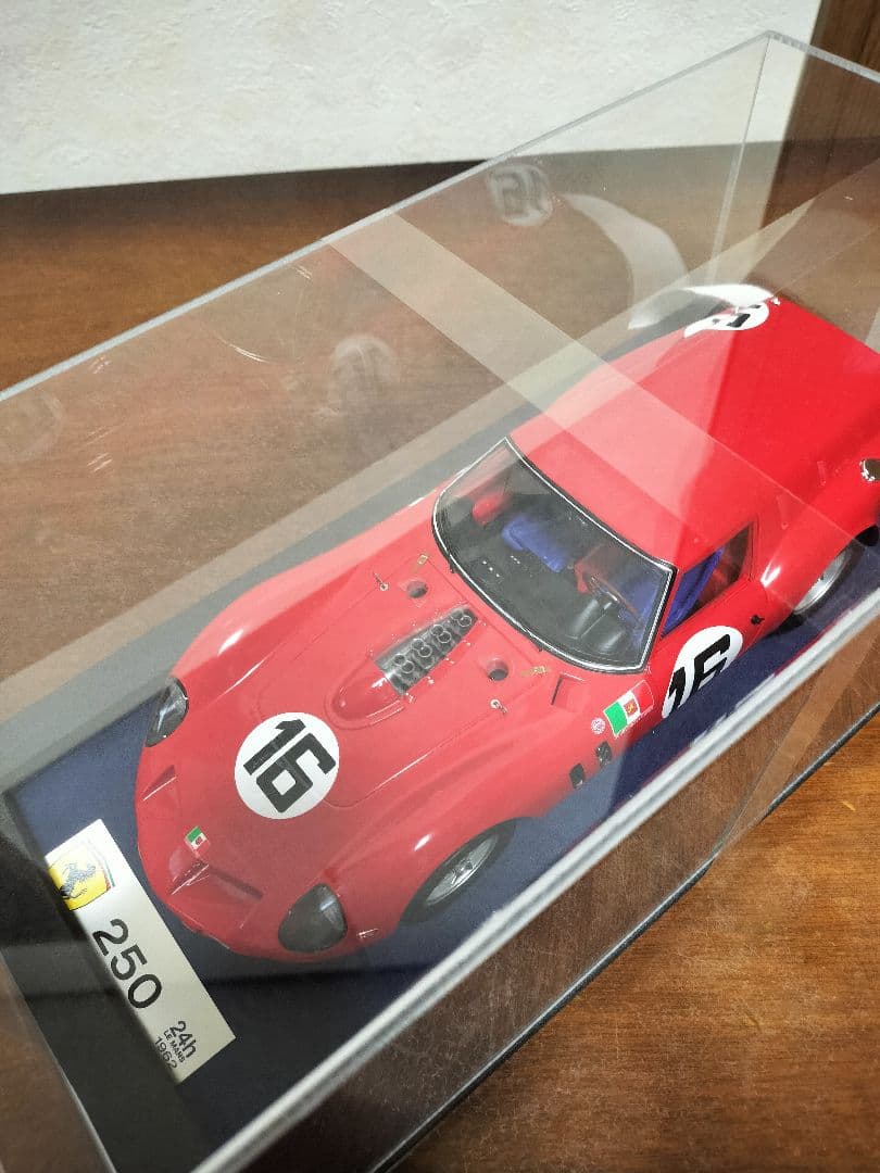 ルックスマート1/18 フェラーリ250GT ブレッド.バン 1962ル・マン