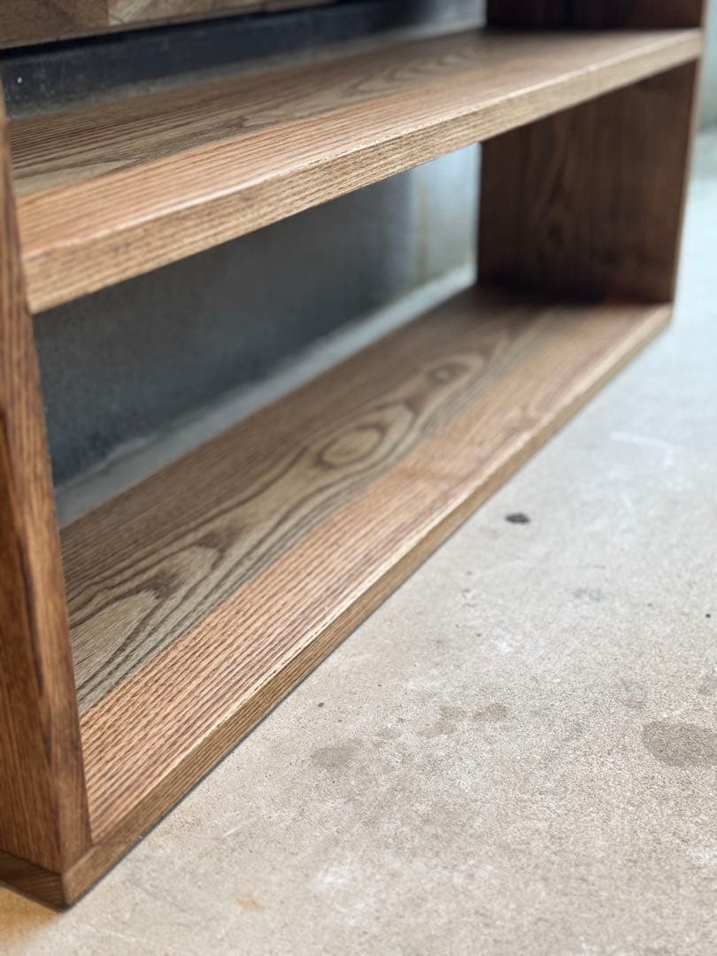 天然タモ材を使った棚　シェルフ　無垢材　木製　一枚板　おまけ積木付き　本棚