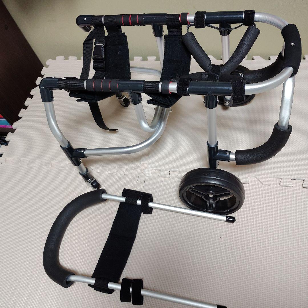 犬用車いす ４輪　アルミ製 　あご乗せ付き　中型犬用