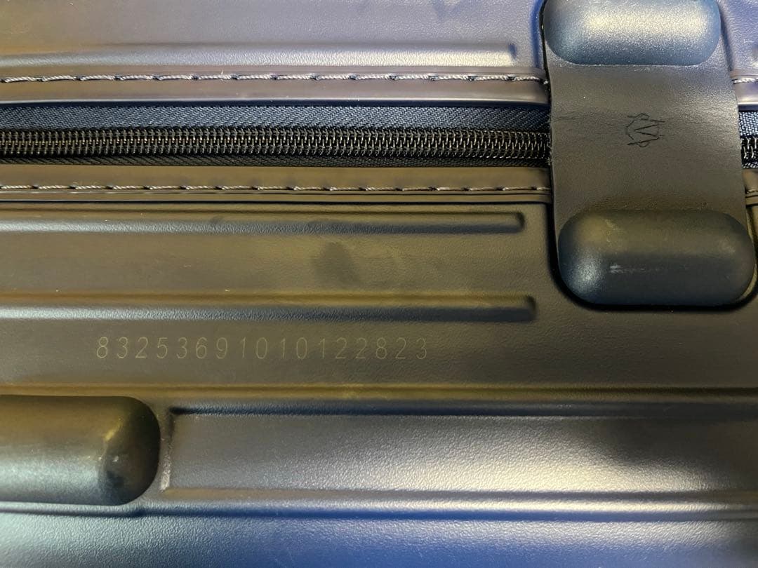 永年保証付　正規品RIMOWA リモワ Essential 36L キャリー