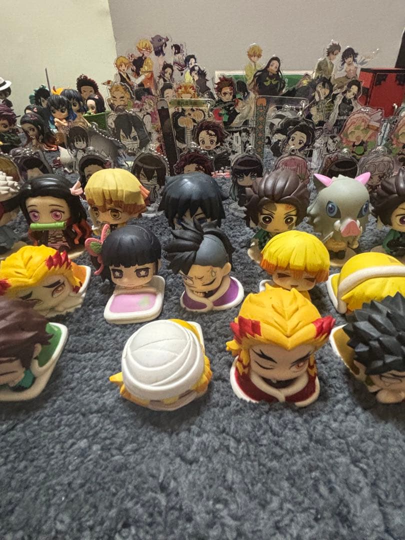 鬼滅の刃　フィギュア　アクスタ　ガチャ　グッズ　総数100点以上まとめ売り