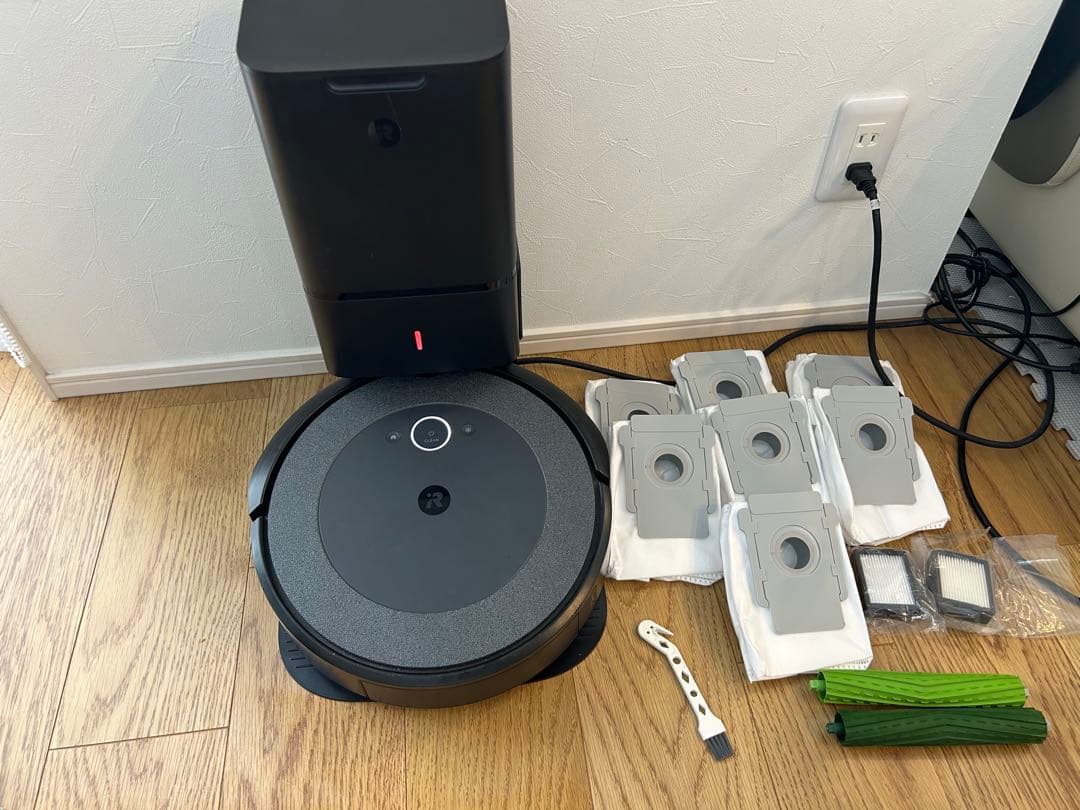 新品パーツ多数　ルンバ i3+ ロボット掃除機 アイロボット クリーンベース