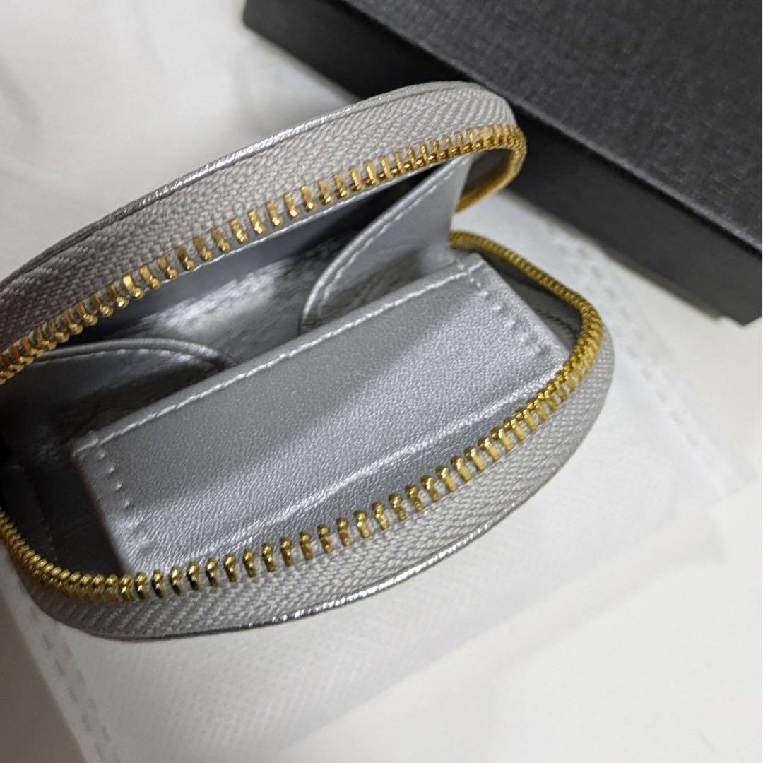 【正規品】新品 皇居 本革 菊の紋入り 馬蹄型ケース　シルバー　銀