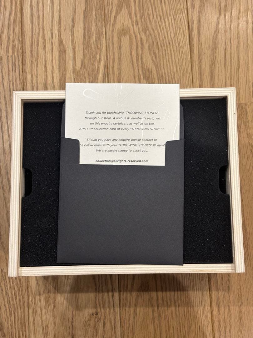 花井祐介Yusuke Hanai “THROWING STONES”ステッカー付