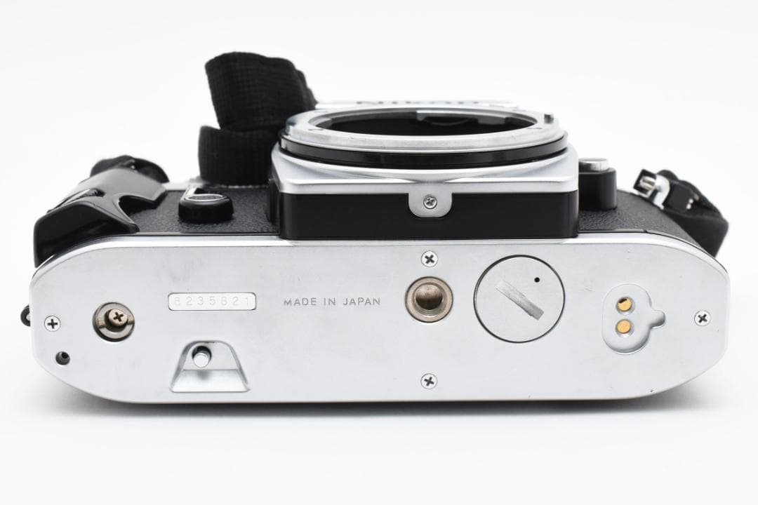 外観美品 NIKON FG シルバーフィルムカメラ　モルト新品交換済 M136