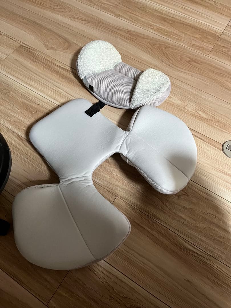 ネイビー チャイルドシート コンビ　エッグショック JL-590