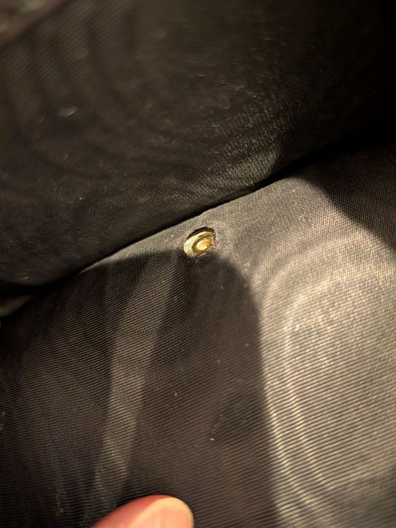 美品✨️CHANEL キャビアスキン 二つ折り財布 ブラック コンパクト 箱付