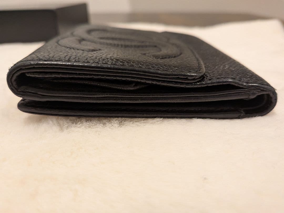 美品✨️CHANEL キャビアスキン 二つ折り財布 ブラック コンパクト 箱付