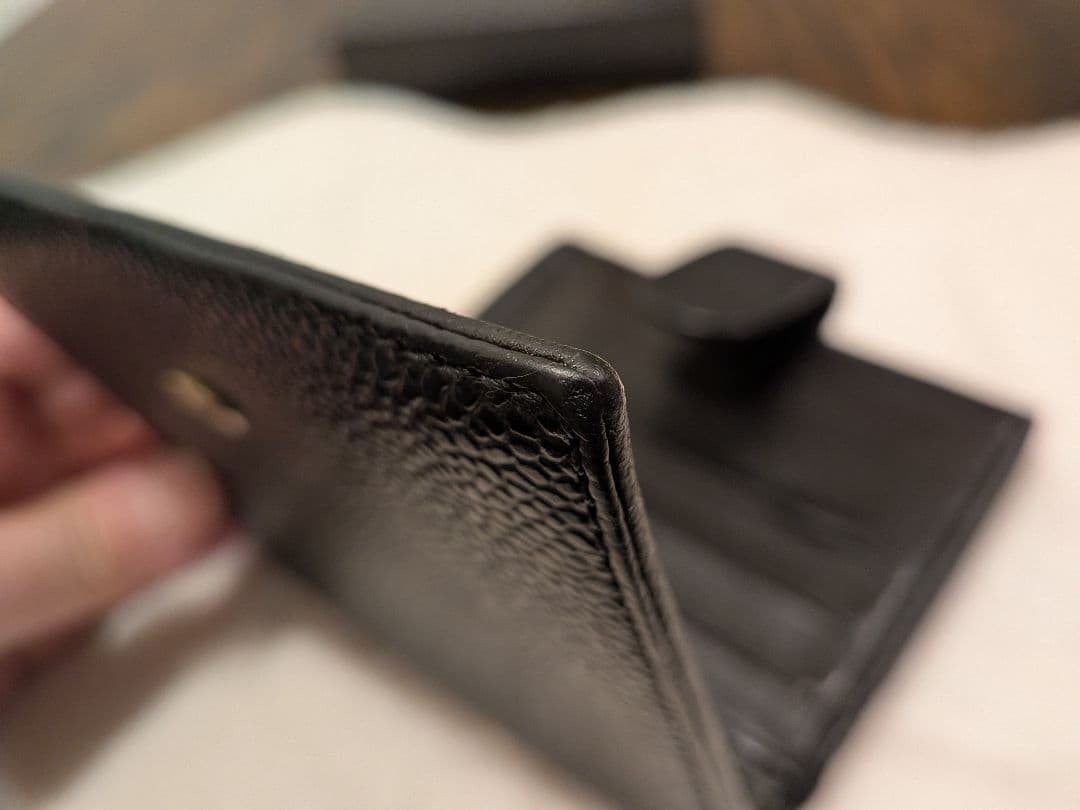 美品✨️CHANEL キャビアスキン 二つ折り財布 ブラック コンパクト 箱付