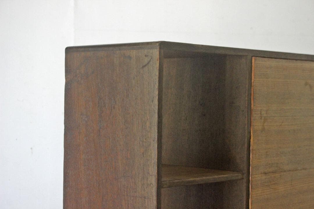 レトロ 小振り キャビネット 戸棚 引き出し 抽斗 3杯 収納 左右非対称 木製