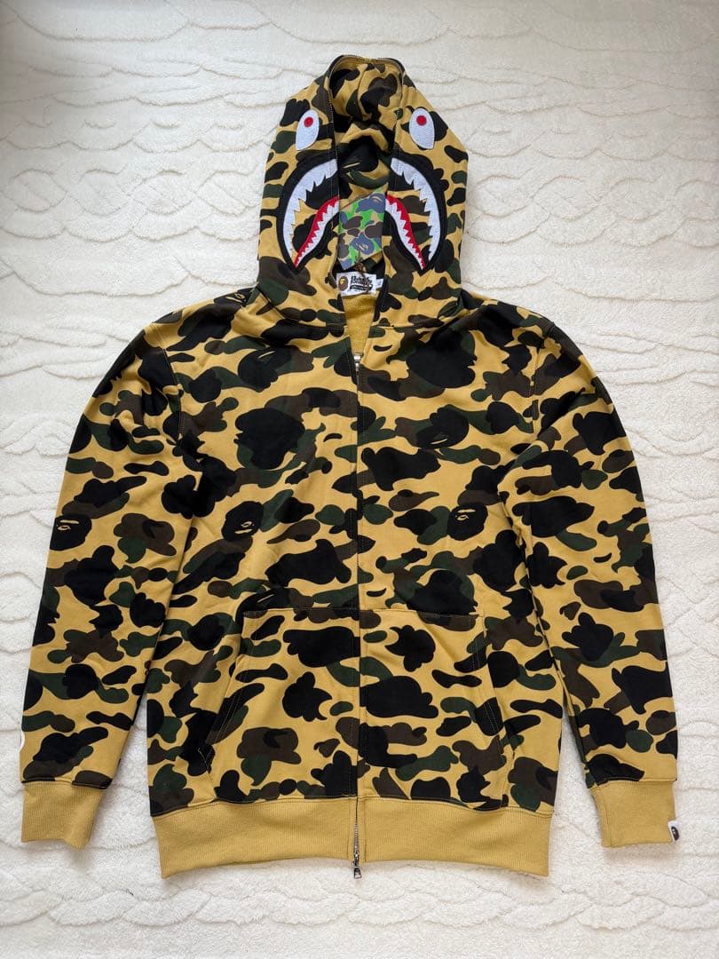 A BATHING APE シャークパーカー