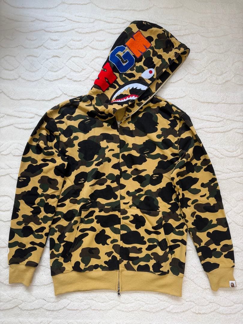 A BATHING APE シャークパーカー
