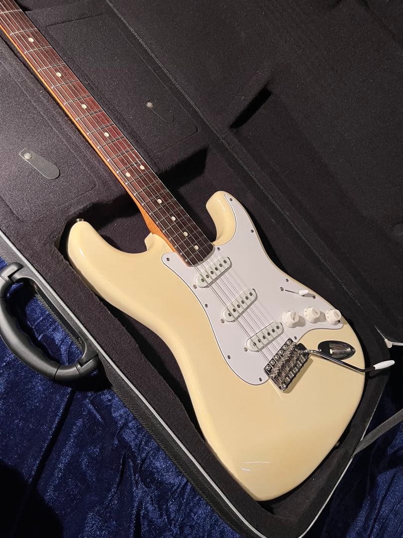 fender japan Squier ストラト　Eシリアル3.8kg フジゲン