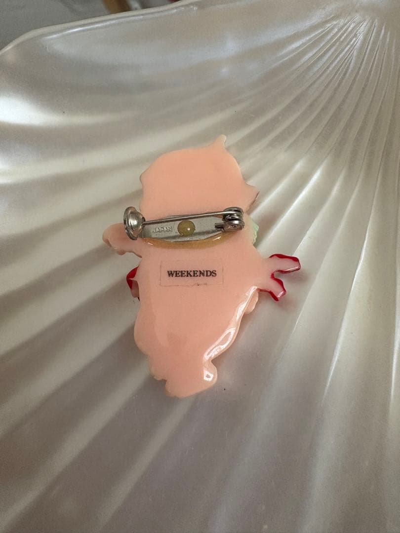 WEEKENDS ブローチ♡レトロ　未使用