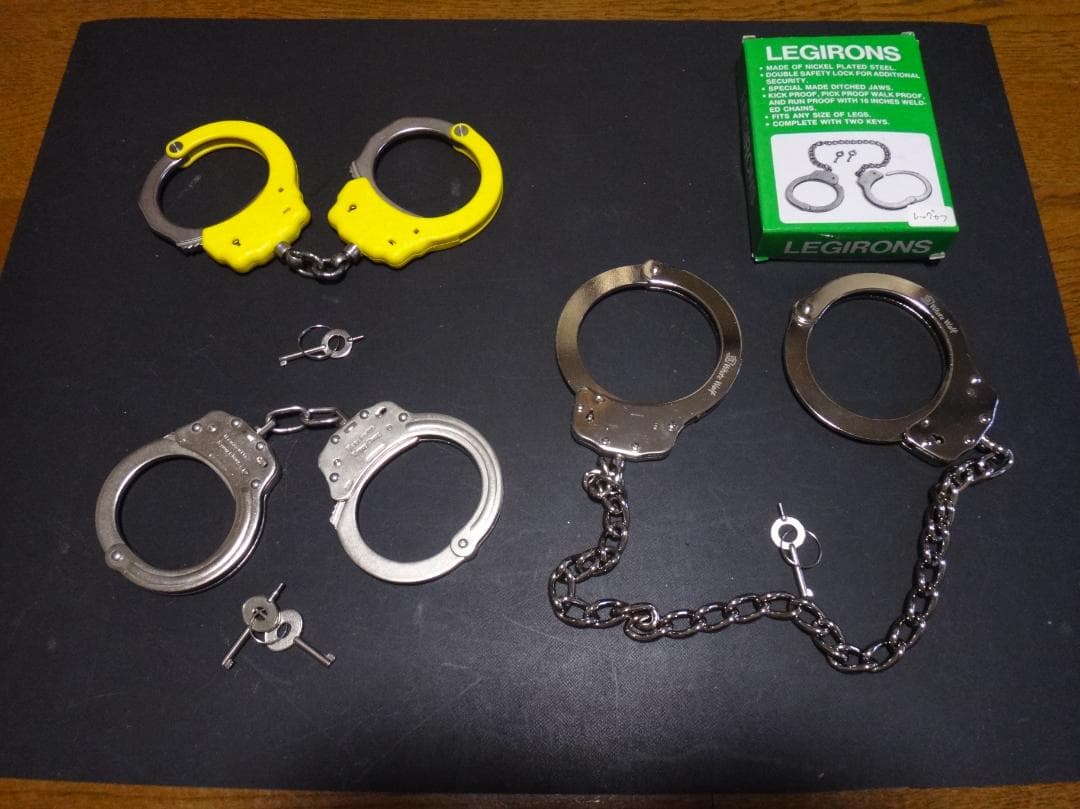 ASP　手錠　ハンドカフ　ホワイトウルフ　レッグカフ　足枷　3個セット