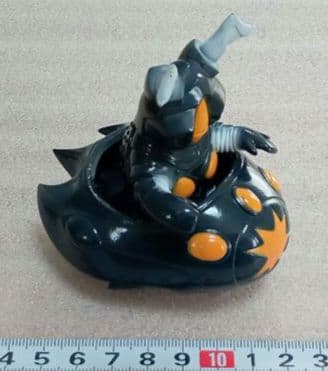 ⭕️【入手困難/廃版】✡️怪獣レーサーズゼットン＆UFO(黒成型/白オレンジ塗装